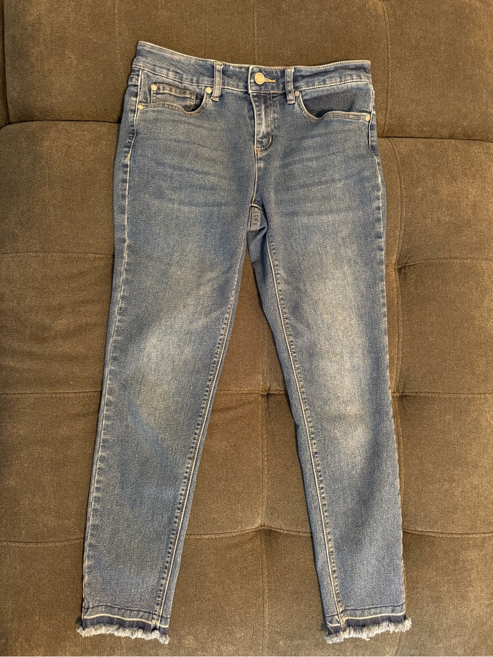 Vince Camuto Released Fray Hem Skinny Jeans Mid Wash Stretch Size 27/4